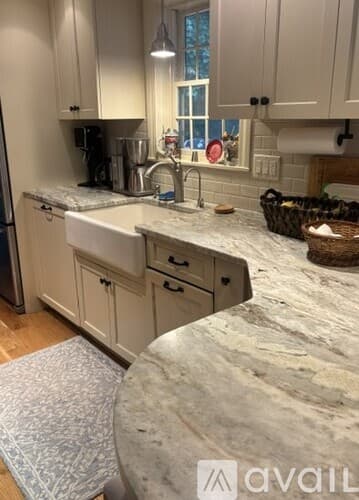 Sandwich House: 6 Seneca Ln