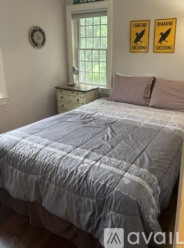 Sandwich House: 6 Seneca Ln
