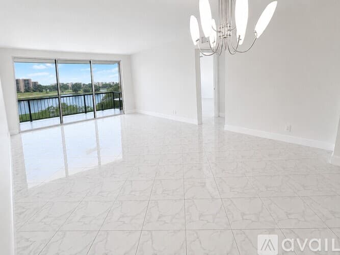 Delray Beach Condo: 7076 Huntington Lane