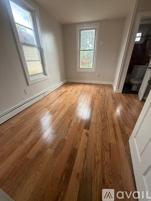 Jersey City Apartment: 68 Bevan St