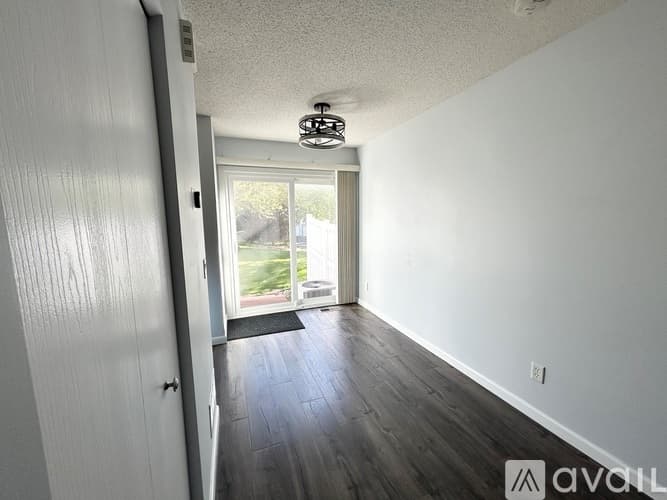 Apple Valley Townhome: 15535 Flyboat Lane