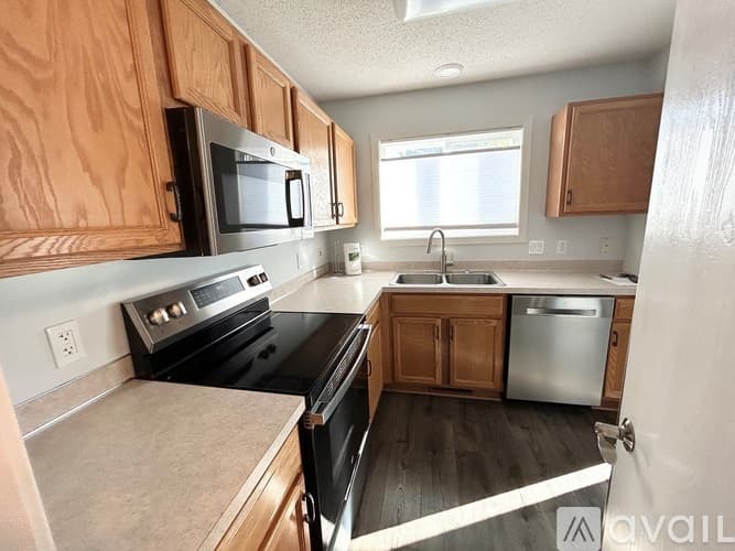 Apple Valley Townhome: 15535 Flyboat Lane