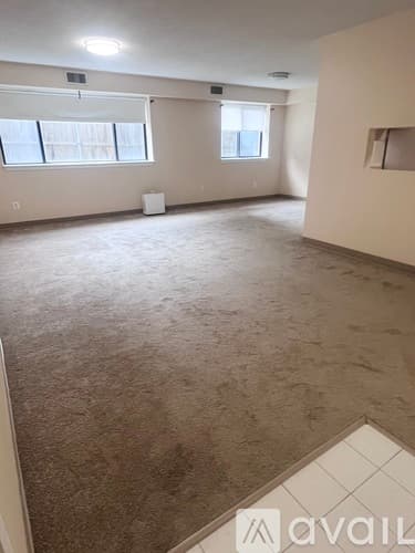 Newport Apartment: 142 Van Zandt Ave