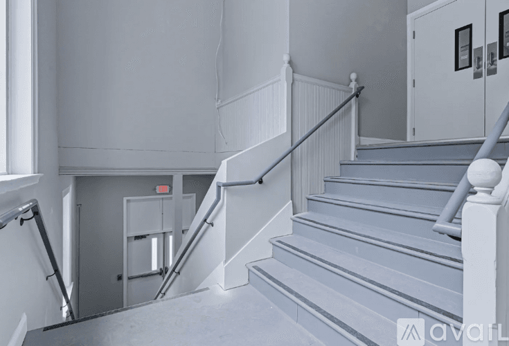 Central Falls Apartment: 387 Broad St