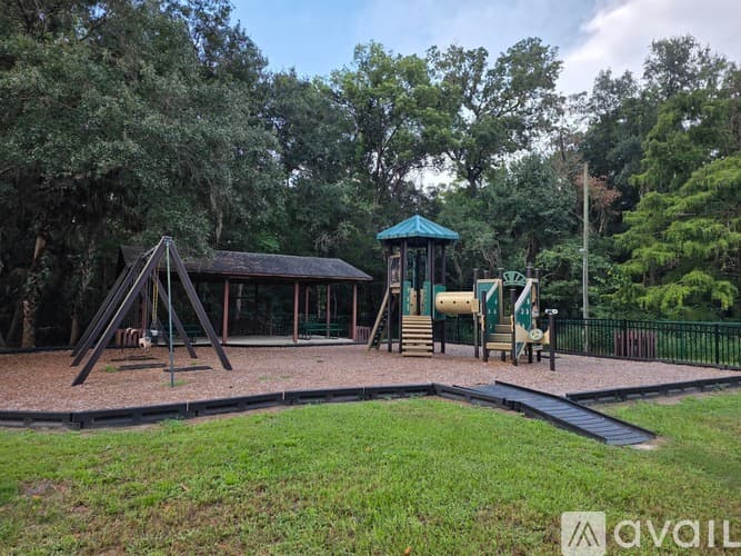 Longwood House: 808 Shell Lane