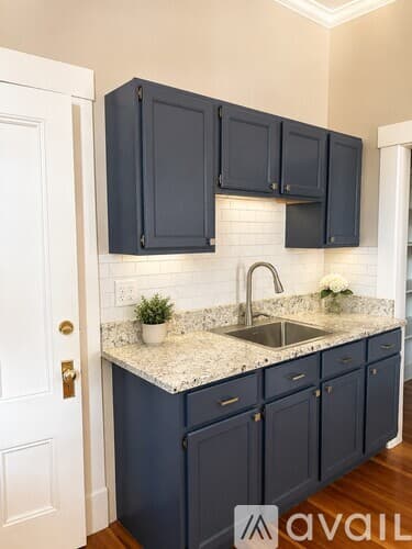 Amherst Apartment: 69 South Pleasant Street