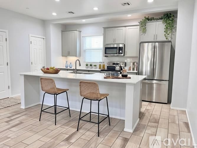Phoenix Apartment: 3434 N Longview Ave