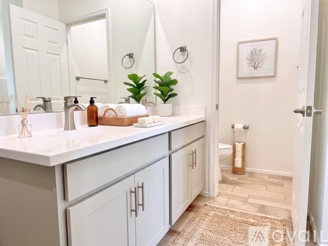 Phoenix Apartment: 3434 N Longview Ave