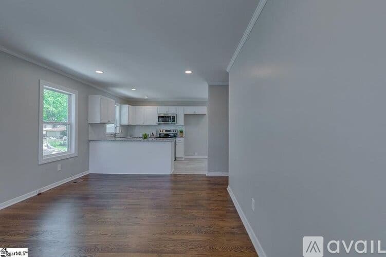 Greenville House: 201 Chipley Lane