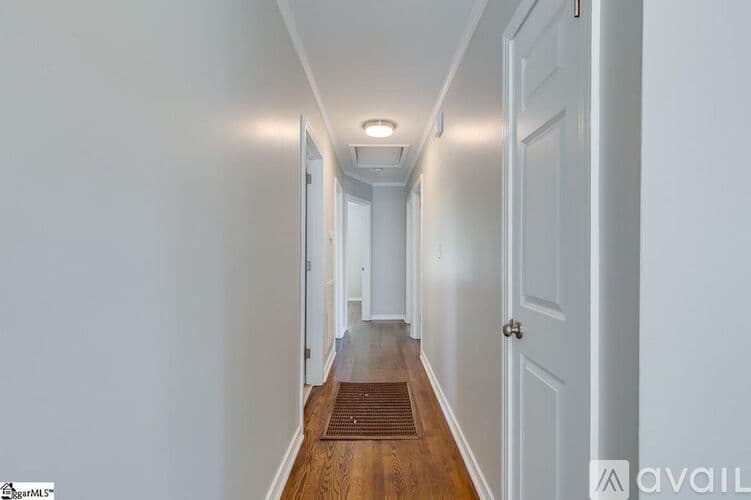 Greenville House: 201 Chipley Lane