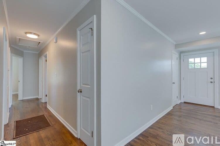 Greenville House: 201 Chipley Lane