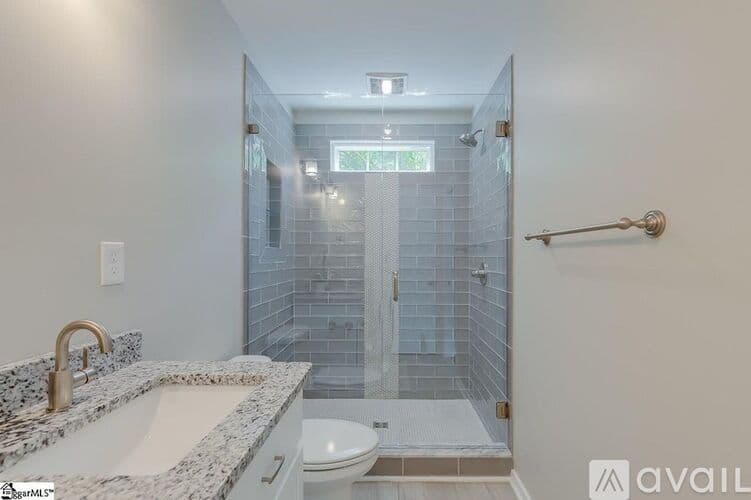Greenville House: 201 Chipley Lane