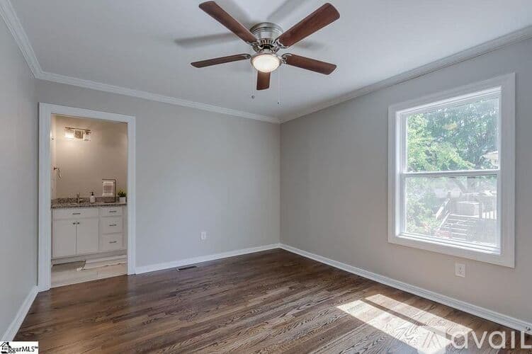 Greenville House: 201 Chipley Lane