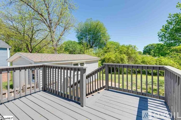 Greenville House: 201 Chipley Lane