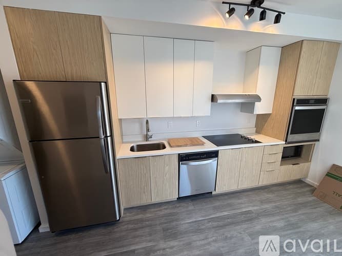 Lowell Apartment: 160 Middlesex Street
