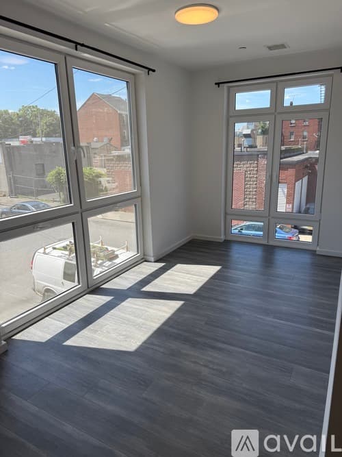 Lowell Apartment: 160 Middlesex Street
