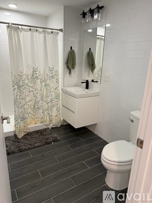 Lowell Apartment: 160 Middlesex Street