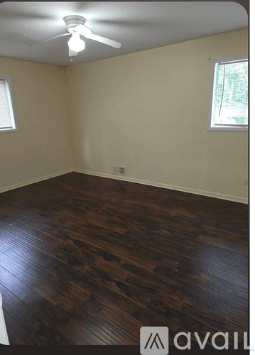 Jonesboro House: 10895 Thrasher Rd