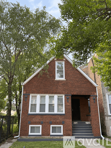 Chicago House: 7042 S Vernon Ave