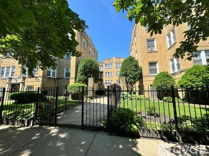Chicago Apartment: 4906 N St Louis Ave