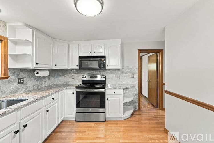 North Smithfield House: 22 Urrico Ave
