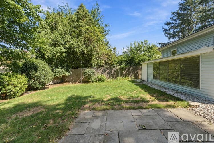 North Smithfield House: 22 Urrico Ave