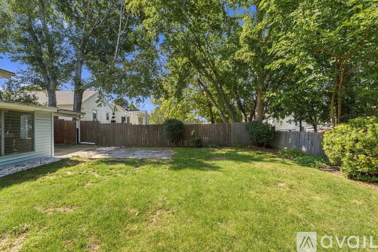 North Smithfield House: 22 Urrico Ave