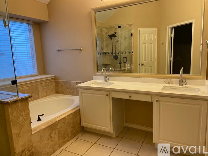 Fort Worth House: 8945 Riscky Trl