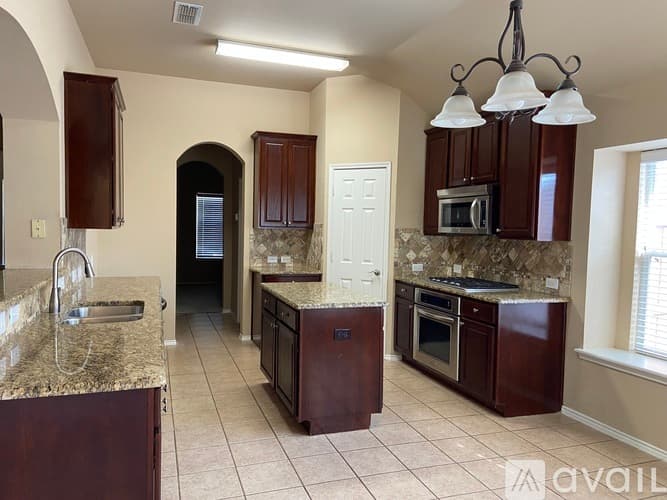 Fort Worth House: 8945 Riscky Trl
