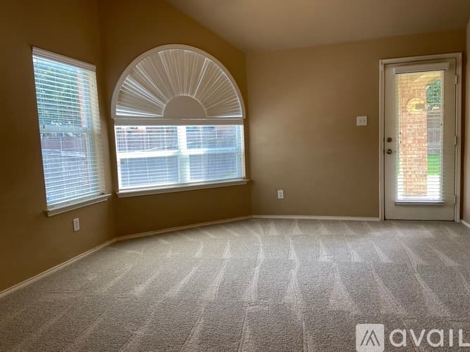 Fort Worth House: 8945 Riscky Trl