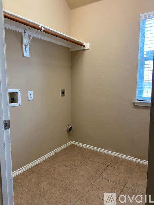 Fort Worth House: 8945 Riscky Trl