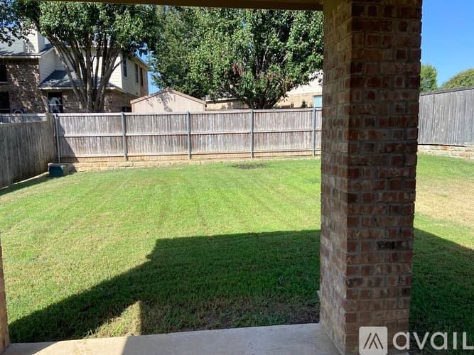 Fort Worth House: 8945 Riscky Trl