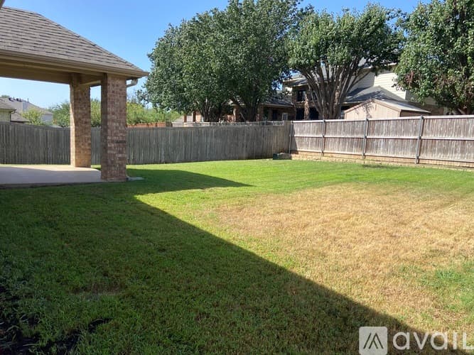 Fort Worth House: 8945 Riscky Trl