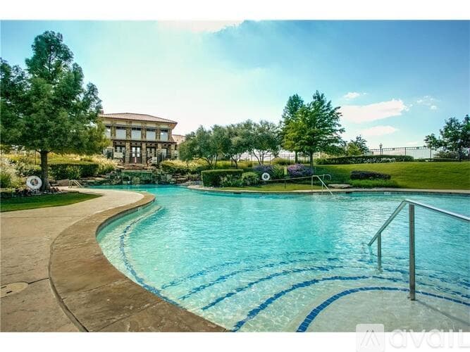 Fort Worth House: 8945 Riscky Trl