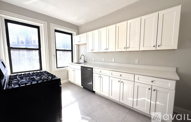 Boston Apartment: 100 Linden St