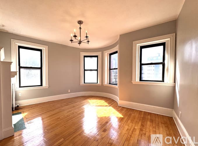 Boston Apartment: 100 Linden St