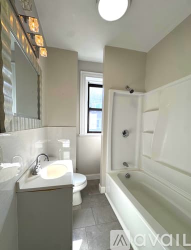Boston Apartment: 100 Linden St