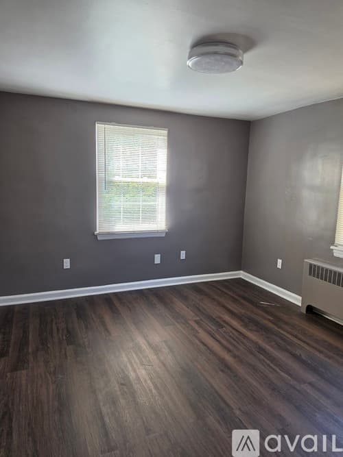 Chester Apartment: 204 West Parkway Avenue