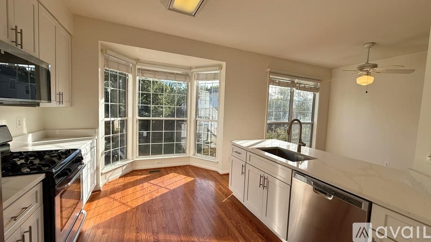 Sterling Townhome: 47612 Watkins Island Square