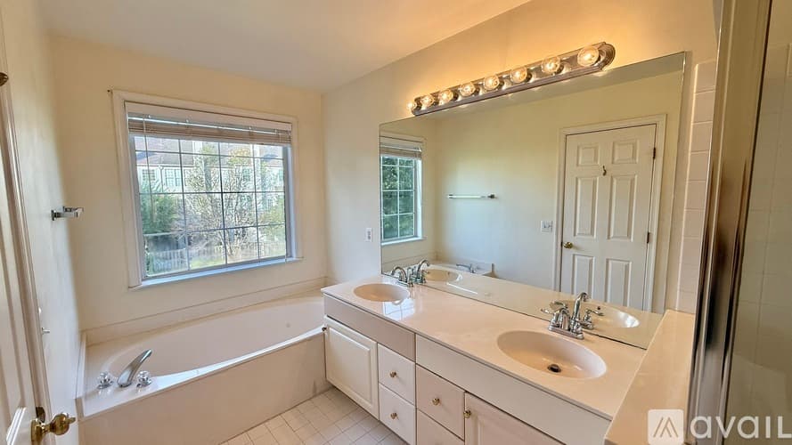 Sterling Townhome: 47612 Watkins Island Square