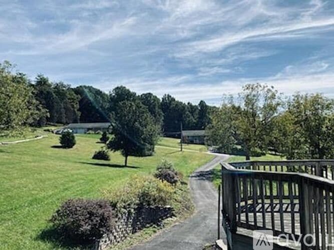 Lewisberry House: 649 School House Ln