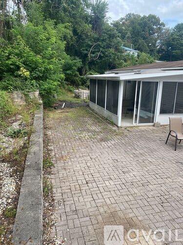 Lewisberry House: 649 School House Ln