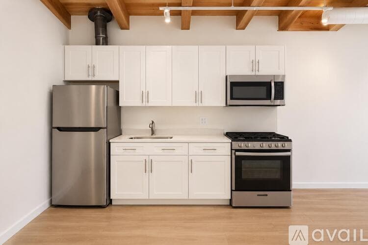 Chicago Apartment: 755 S Clark St