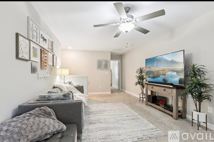 Lutz Townhome: 1306 White Fox Run