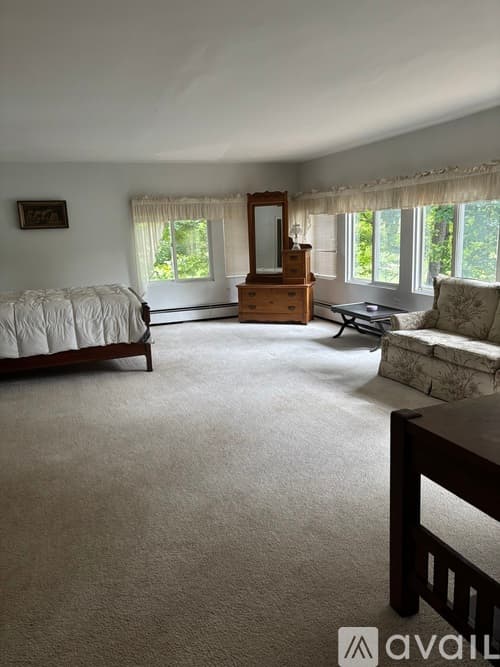 Oneida County House: Hilltop Road
