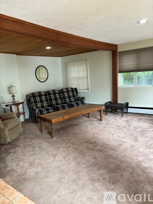 Oneida County House: Hilltop Road