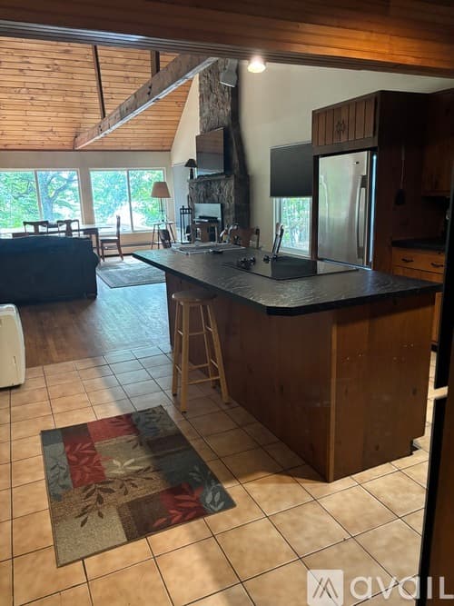 Oneida County House: Hilltop Road