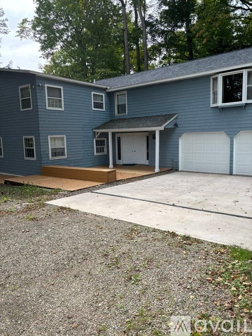 Oneida County House: Hilltop Road