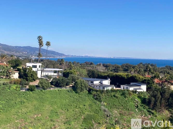 Malibu House: 6722 Dume Dr