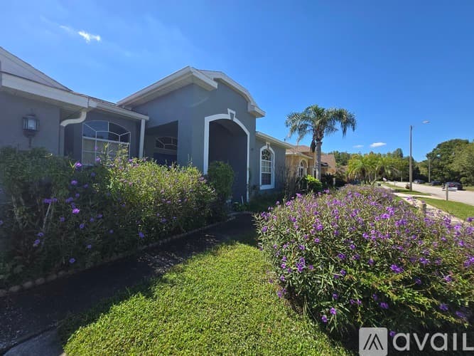 Zephyrhills House: 1821 Tangledvine Dr